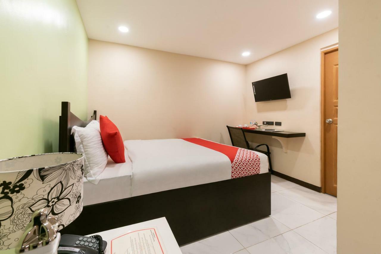 Oyo 171 Amore Hotel Muntinlupa City Eksteriør billede